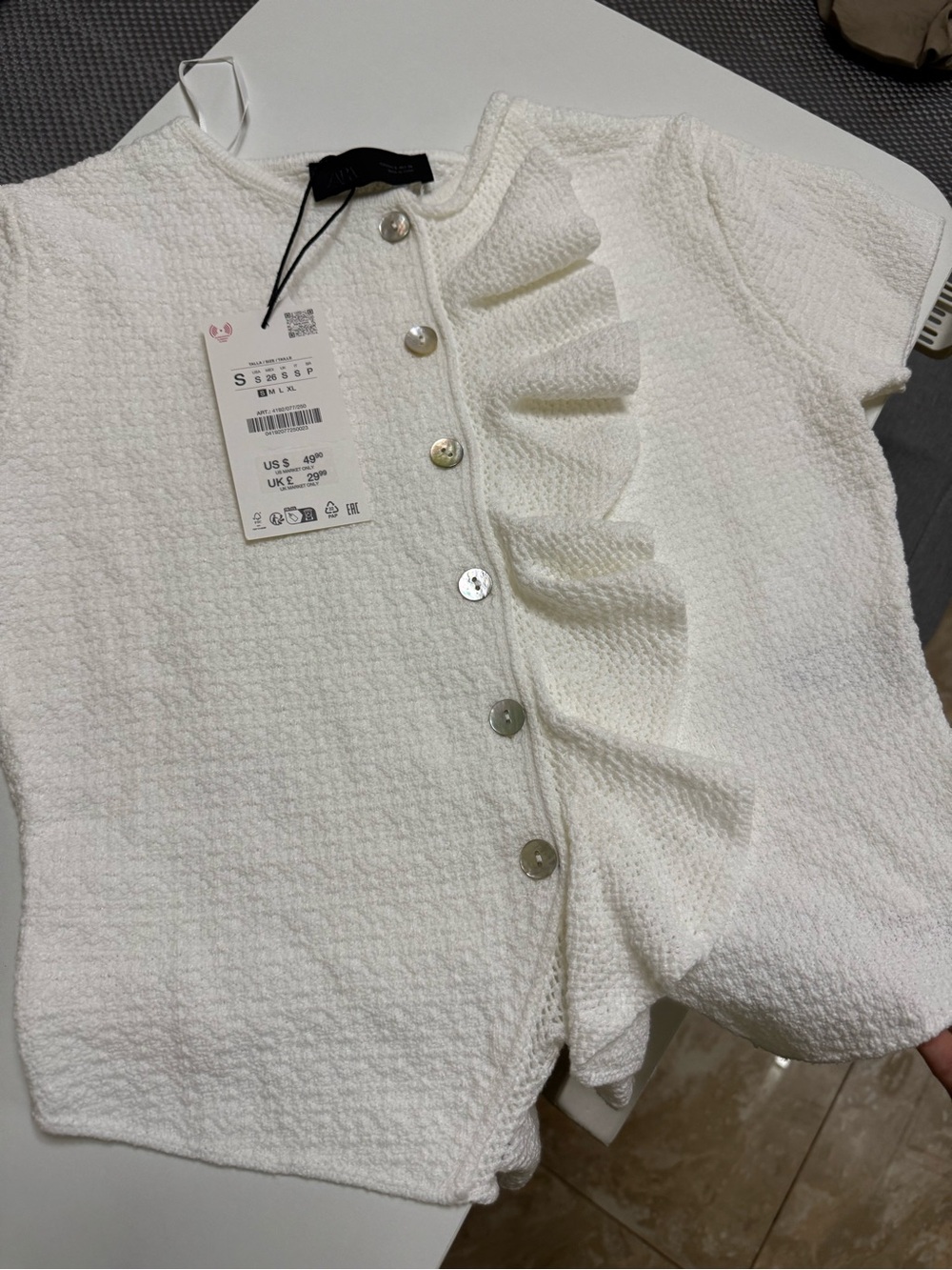 Brand New Zara White Short-Sleeve Ruffle Button Top - Picture 2 of 3